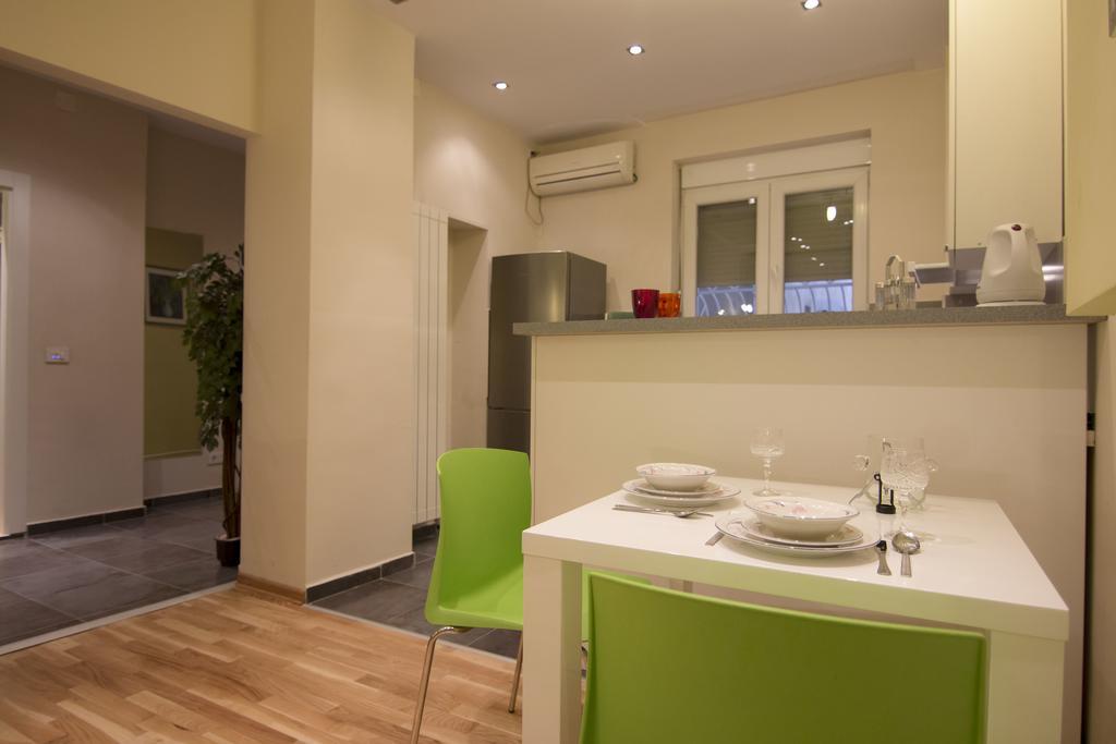 Apartment Forest Belgrado Camera foto